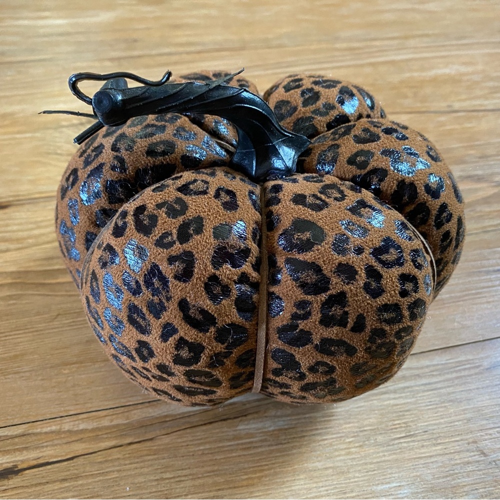 leopard pumpkin
